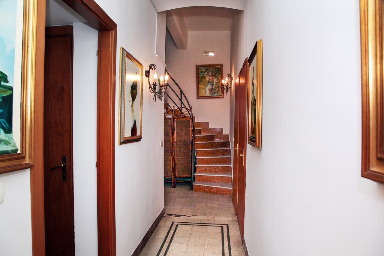 Crispi Rooms Катания Экстерьер фото