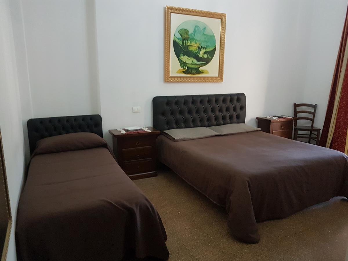 Crispi Rooms Катания Экстерьер фото
