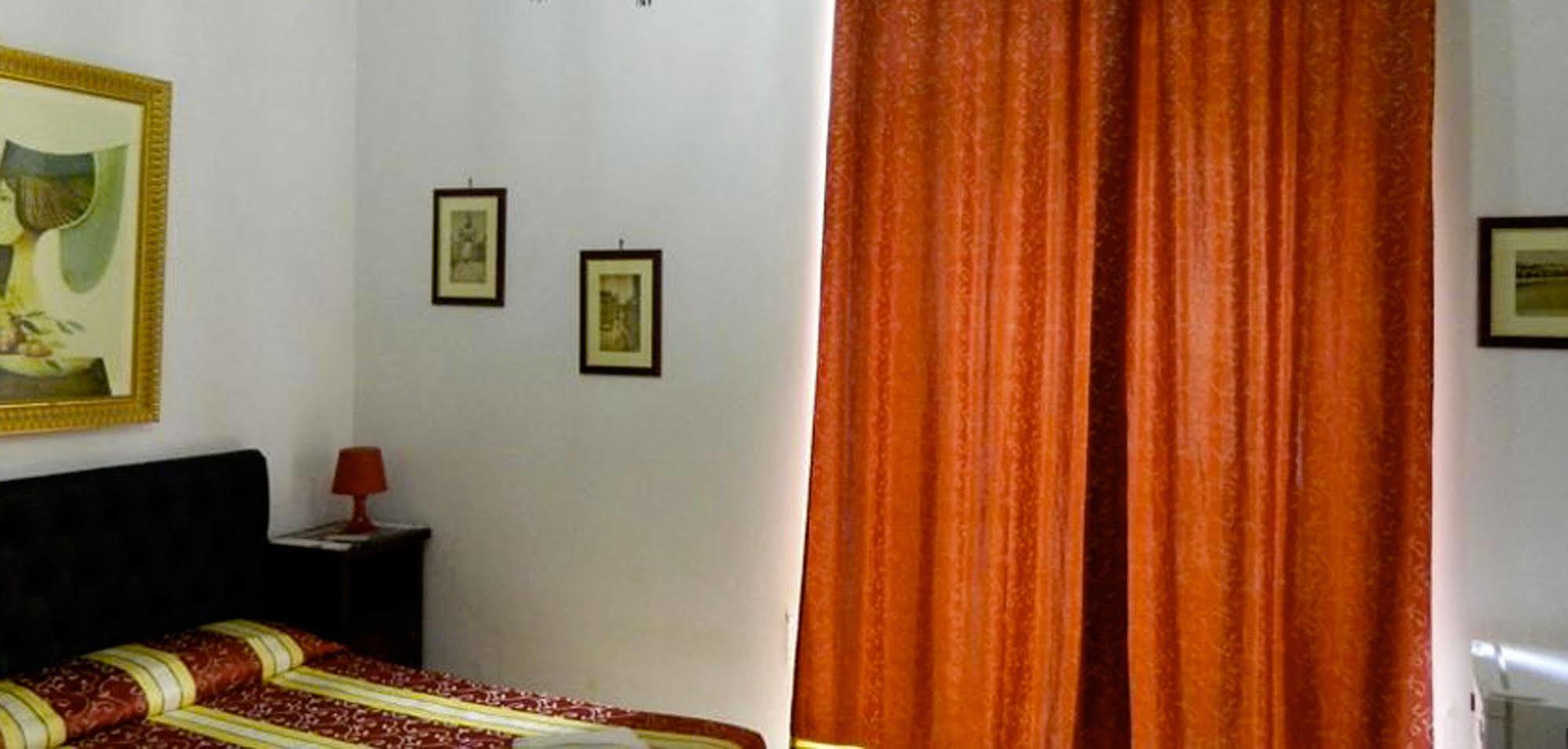 Crispi Rooms Катания Экстерьер фото