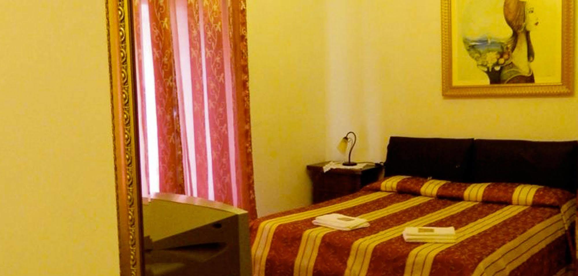 Crispi Rooms Катания Экстерьер фото