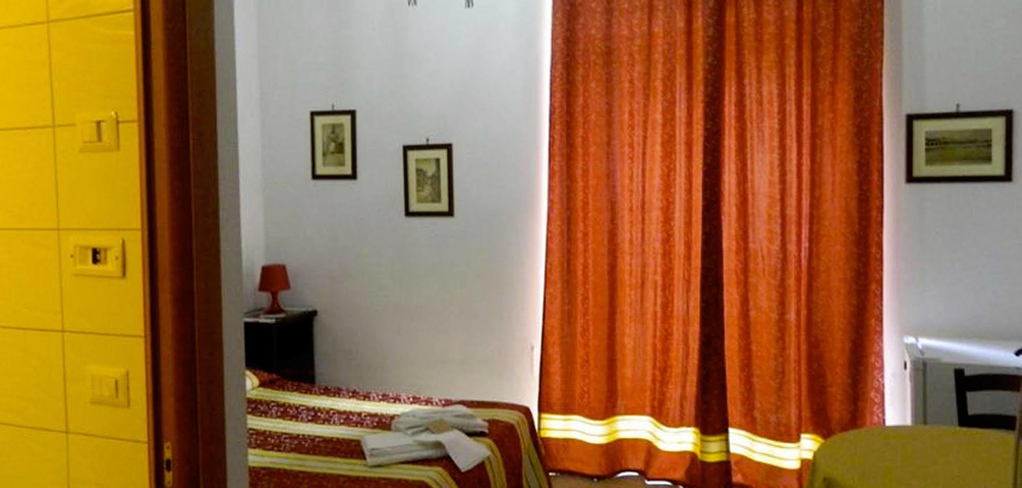 Crispi Rooms Катания Экстерьер фото